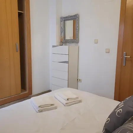 Apartment Living L *